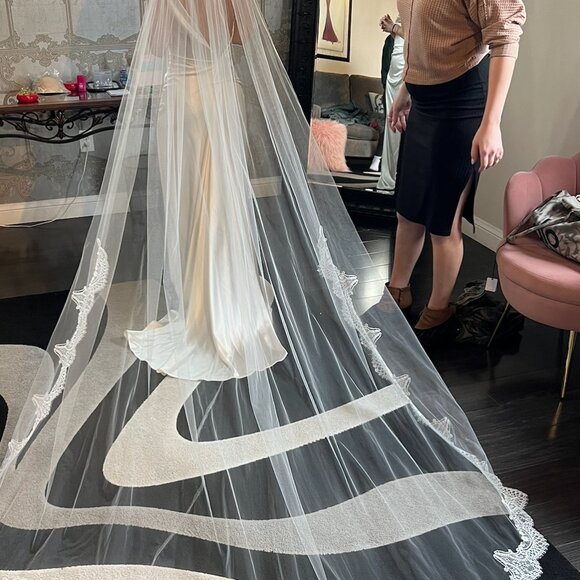 NWT: Matthew Christopher Couture Bridal, Adaline Chapel Veil - Picture 4 of 6